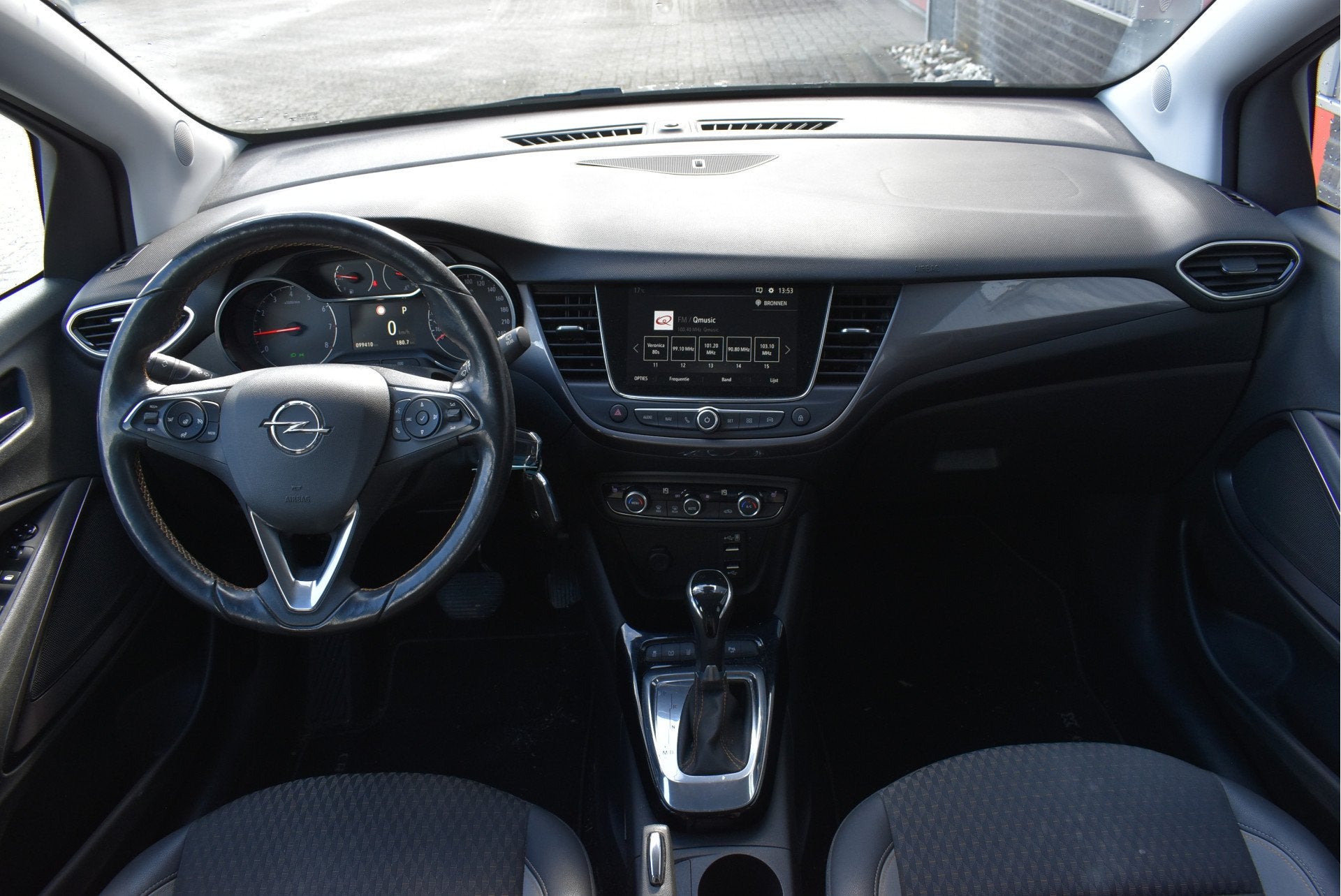 Opel Crossland X 1.2 Turbo Innovation Stoel/stuurverwarming,, Auto's, Gebruikt, Euro 6, Zwart, Bedrijf
