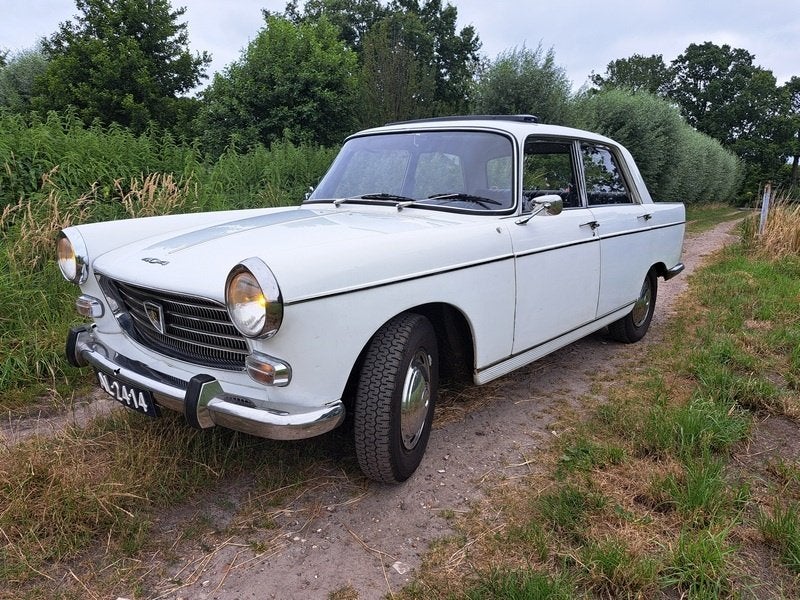 Peugeot 404  Super Luxe uit 1966, Auto's, Peugeot, Achterwielaandrijving, 4 cilinders, 1600 cc, 1070 kg
