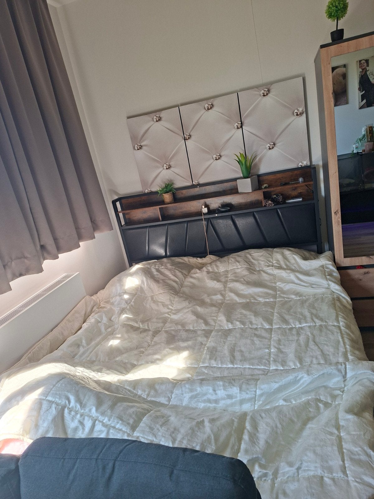 2 persoons bed met oplader en lid lamp 50 euro, Ophalen of Verzenden