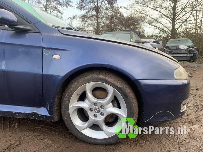 Scherm rechts-voor van een Alfa Romeo GT, Auto-onderdelen, Carrosserie en Plaatwerk, Alfa Romeo, Gebruikt, 3 maanden garantie