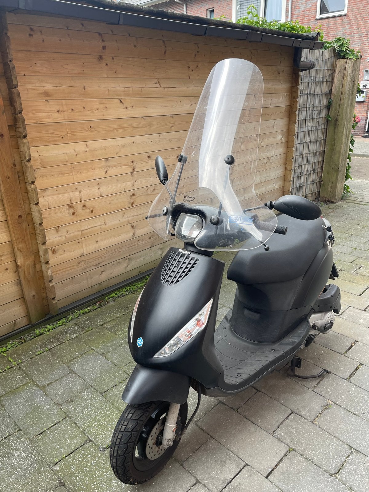Piaggio Zip Scooter - Zwart, Goed Onderhouden, Fietsen en Brommers, Ophalen, Gebruikt, Benzine, Piaggio