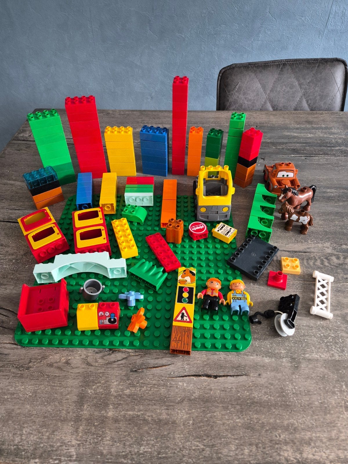 Grote set Lego Duplo (grondplaat, poppetjes, dieren, auto), Kinderen en Baby's, Ophalen of Verzenden, Duplo