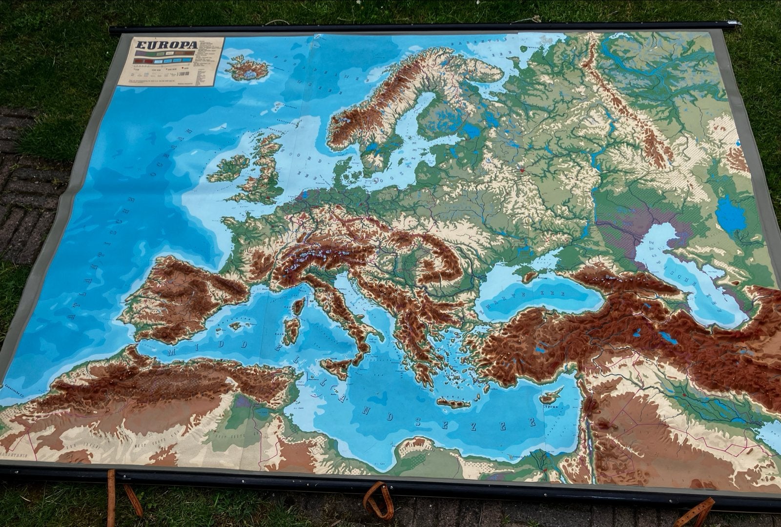 Mooie vintage schoolplaat Europa met reliëf, Antiek en Kunst, Antiek | Schoolplaten, Ophalen, Aardrijkskunde