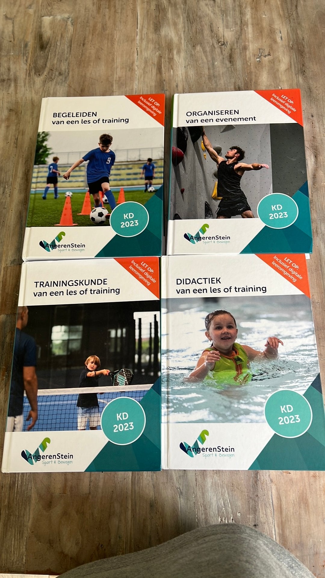 Cios boekenpakket AngerenStein Sport & Bewegen, Ophalen of Verzenden, Zo goed als nieuw, Overige niveaus