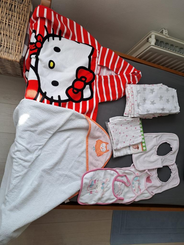 Babykleding en accessoires pakket (nieuw en gebruikt), Ophalen of Verzenden, Gebruikt, C&A, Hello Kitty, Jongen of Meisje