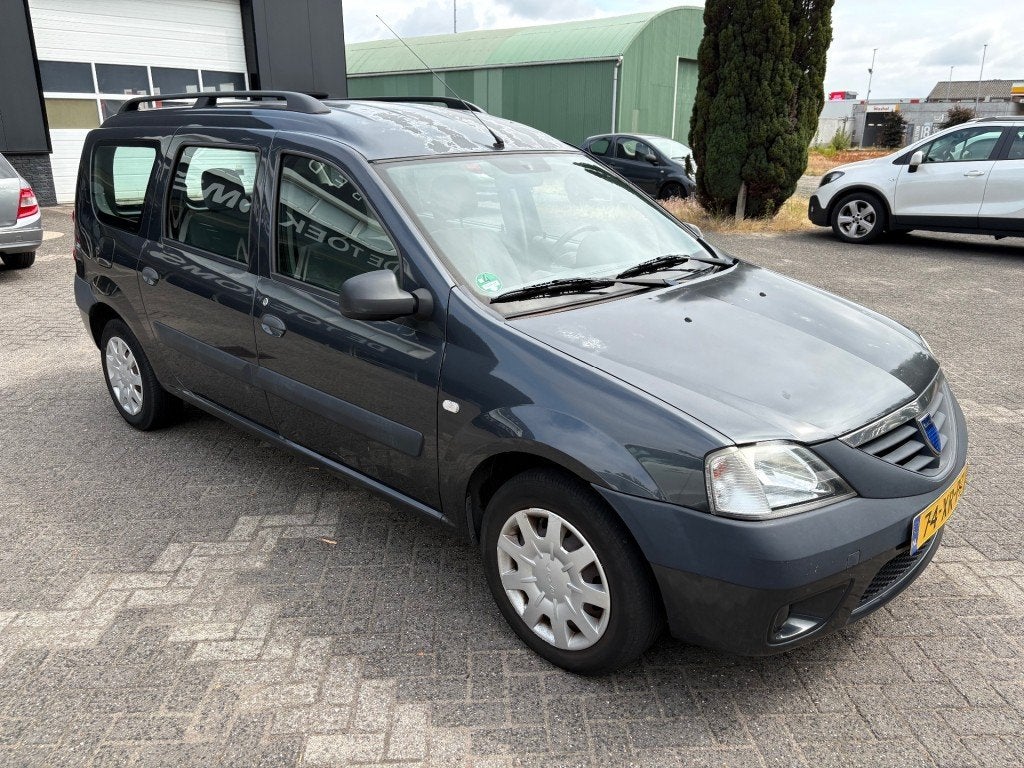 Dacia LOGAN 1.6 LAUREATE / EXPORT / AIRCO / APK 11-2026 / 5, Auto's, Dacia, Gebruikt, 4 cilinders, 620 kg, Origineel Nederlands