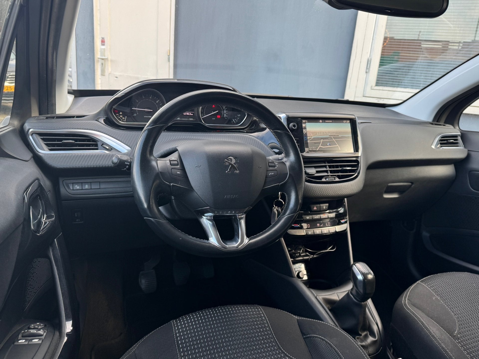 Foto 17 van Peugeot 208 1.2 PureTech Allure|Carplay|Navi|Cruise|Climate|