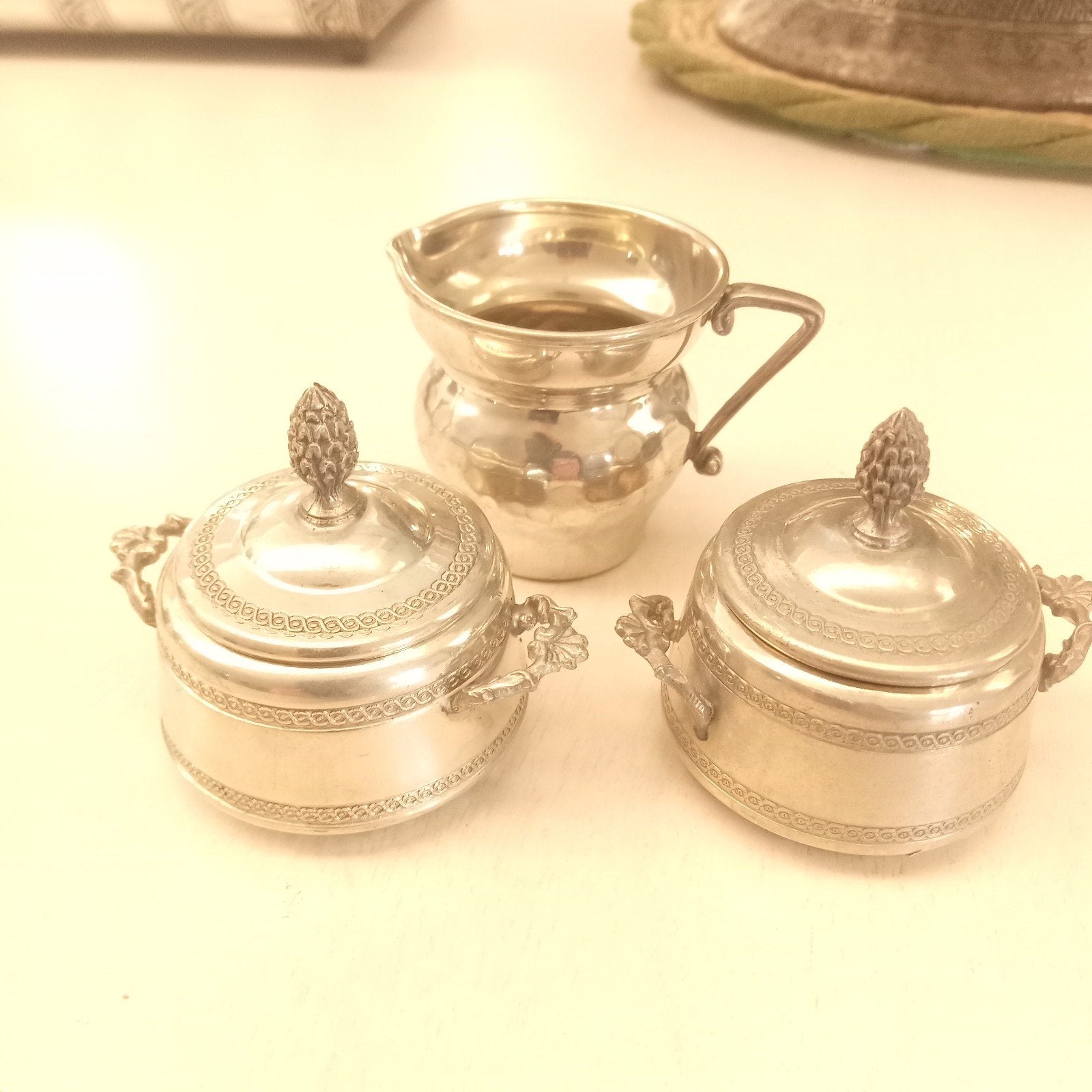 Miniatuur serviesje: suikerpotten en melkkannetje, Ophalen of Verzenden