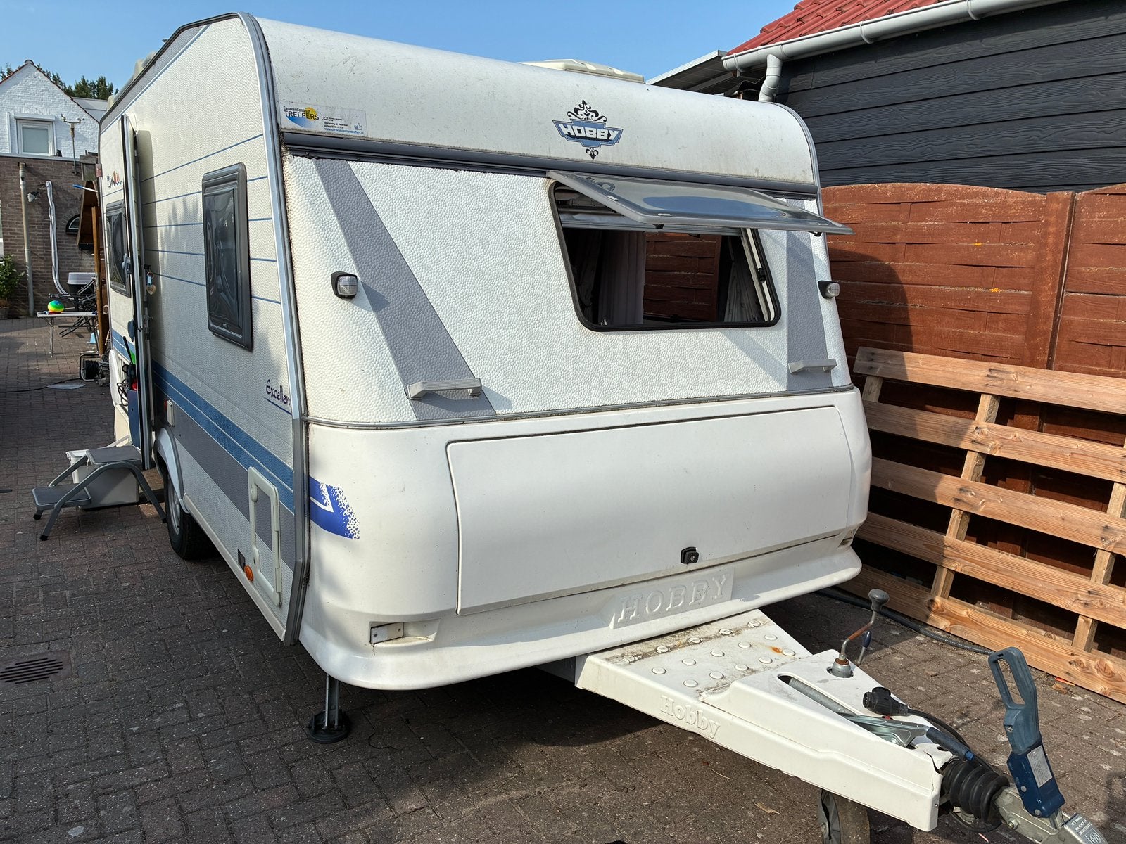 Hobby excellent 460 ufe met nieuwe voortent, Rondzit, Frans bed, Bedrijf, 750 - 1000 kg