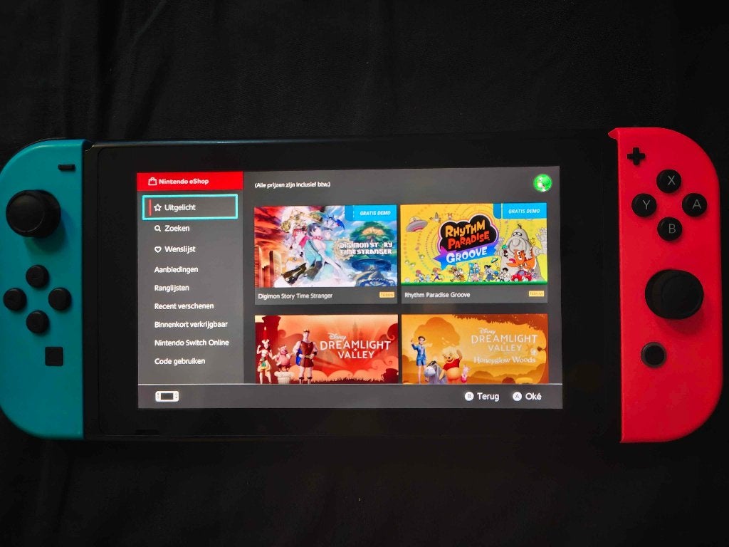 Nintendo Switch 1 v2 2023, Spelcomputers en Games, Ophalen, Overige genres, 1 speler, Zo goed als nieuw