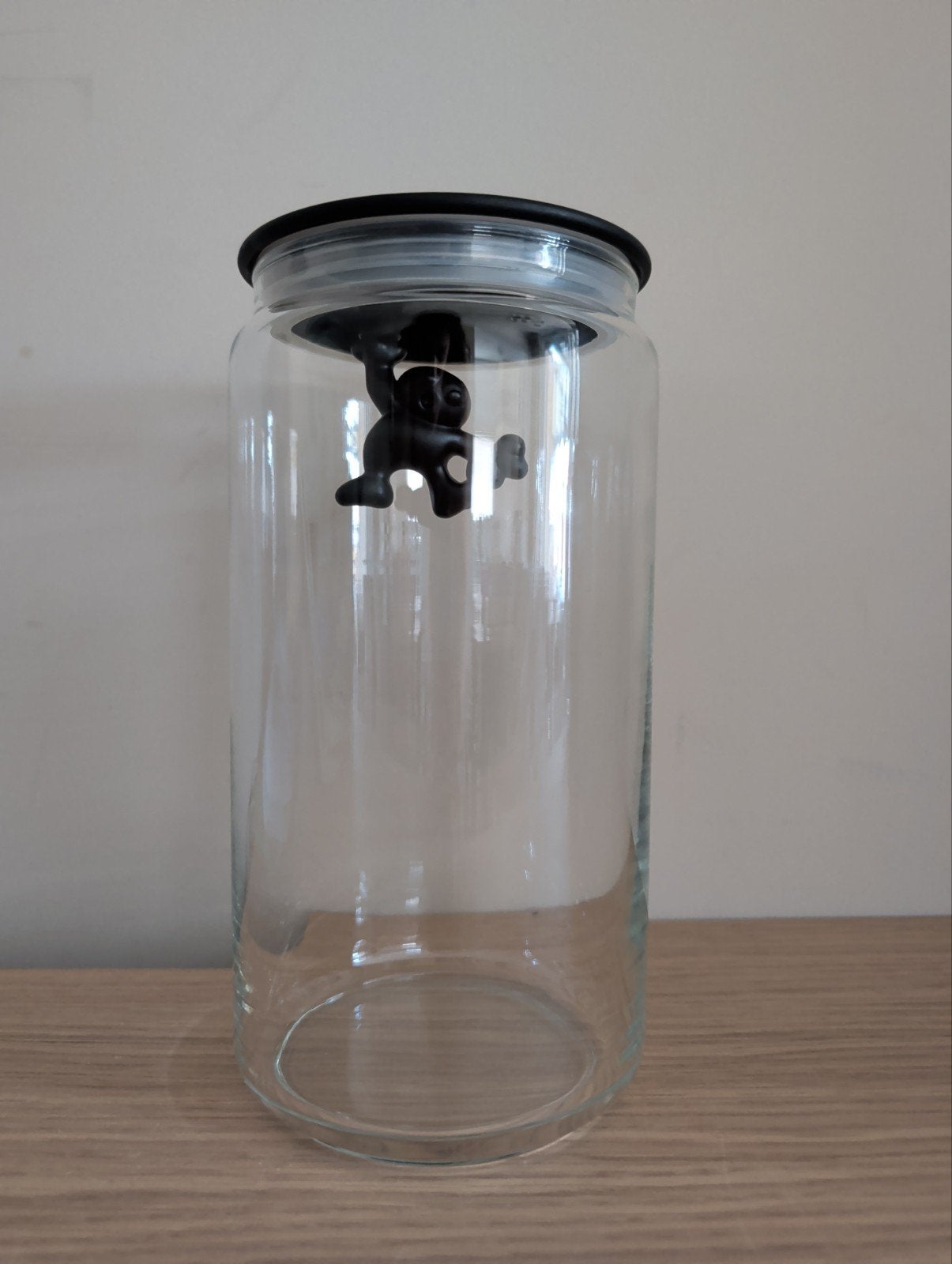 Alessi Voorraadpot Glas 20,5 cm met Zwarte Deksel Mannetje, Ophalen of Verzenden, Zo goed als nieuw, Glas, Alessi