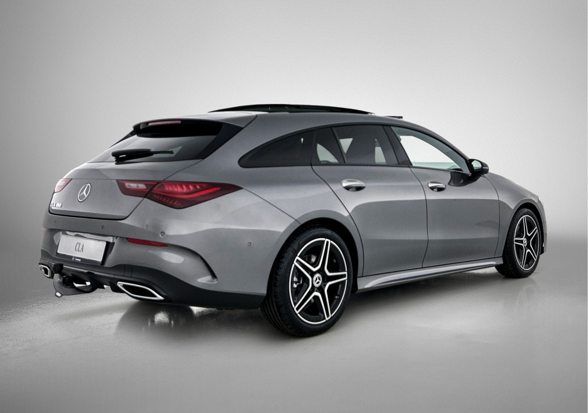 Mercedes-Benz CLA-Klasse Shooting Brake 180 Business Solutio, 136 pk, Zwart, 4 cilinders, Origineel Nederlands
