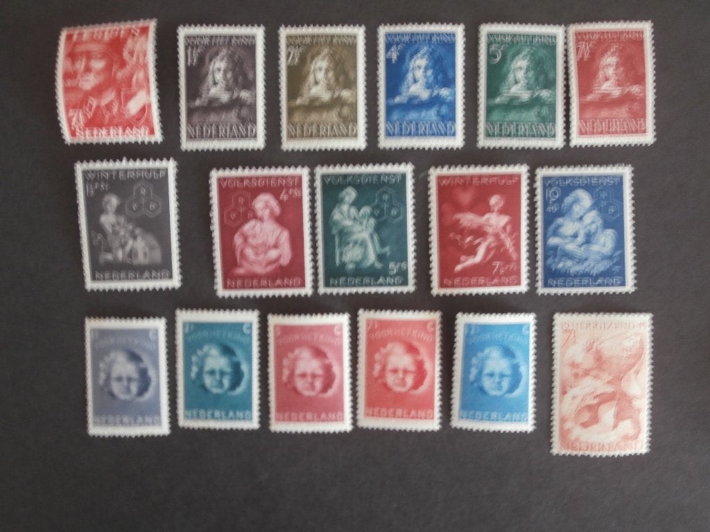 NL 1941-1945; set "OORLOGSZEGELS"" LEES 3 FOTO"S, Ophalen of Verzenden, Na 1940, Postfris