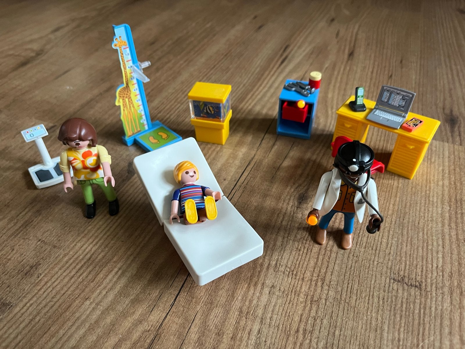 Playmobil Kinderarts Praktijk Set 70934, Ophalen, Complete set, Overige typen, Zo goed als nieuw