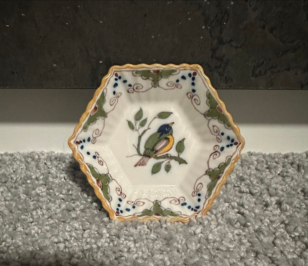 Uniek Makkum Tichelaar schoteltje met vogeldecor, Antiek en Kunst, Antiek | Keramiek en Aardewerk, Ophalen of Verzenden