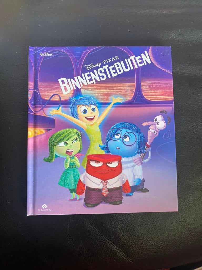 Disney Pixar Binnenstebuiten kinderboek met origineel DVD, Boeken, Ophalen of Verzenden, Zo goed als nieuw, Fictie algemeen