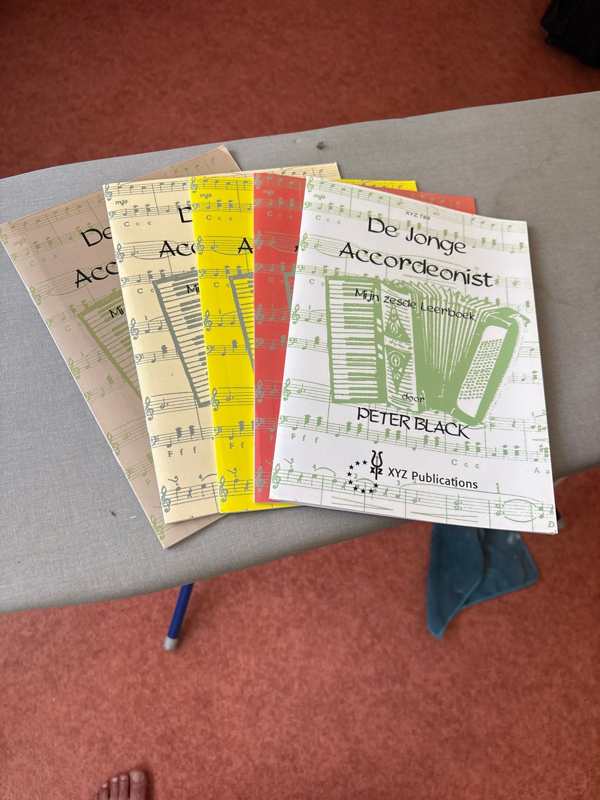 De Jonge Accordeonist - Leerboeken 2 t/m 6 Peter Black, Muziek en Instrumenten, Gebruikt, Overige genres, Les of Cursus, Ophalen of Verzenden