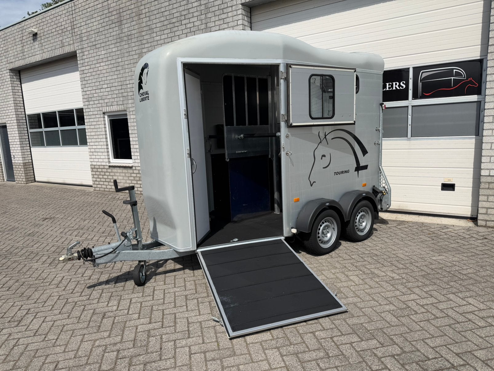 NIEUWSTAAT Cheval Liberte Touring 2 paards paardentrailer, Dieren en Toebehoren, Paarden en Pony's | Trailers en Aanhangwagens