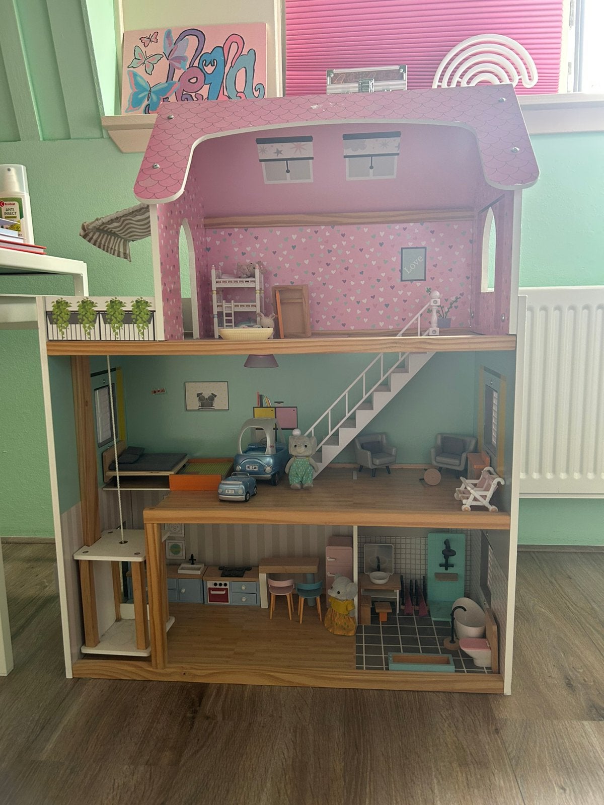 Houten poppenhuis inclusief alle spullen, Ophalen, Gebruikt, Poppenhuis