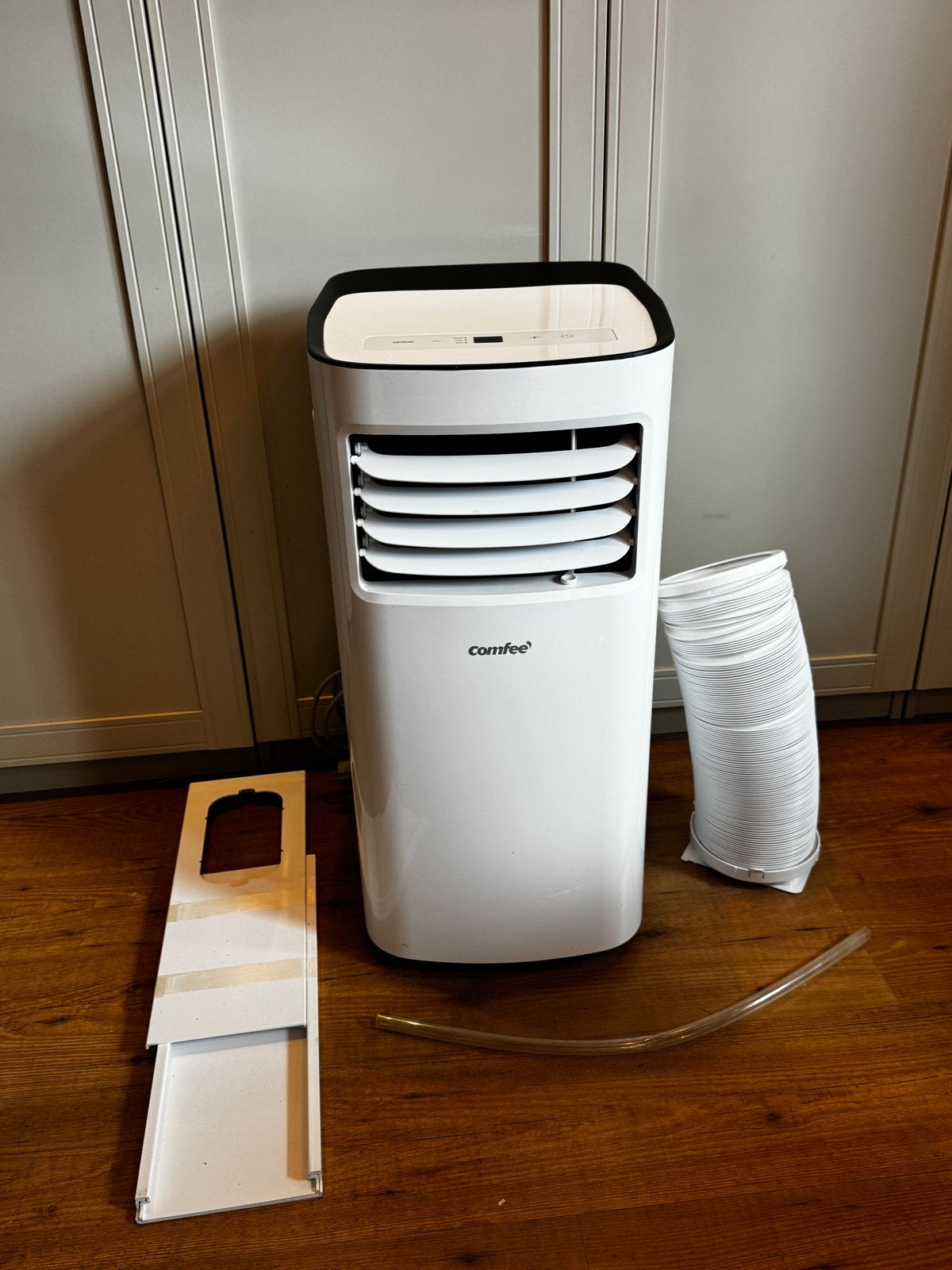 Comfee Mobiele Airco 7000 BTU slang en afdichtingspaneel, Ophalen, Gebruikt, Minder dan 60 m³, Koelen en Ontvochtigen