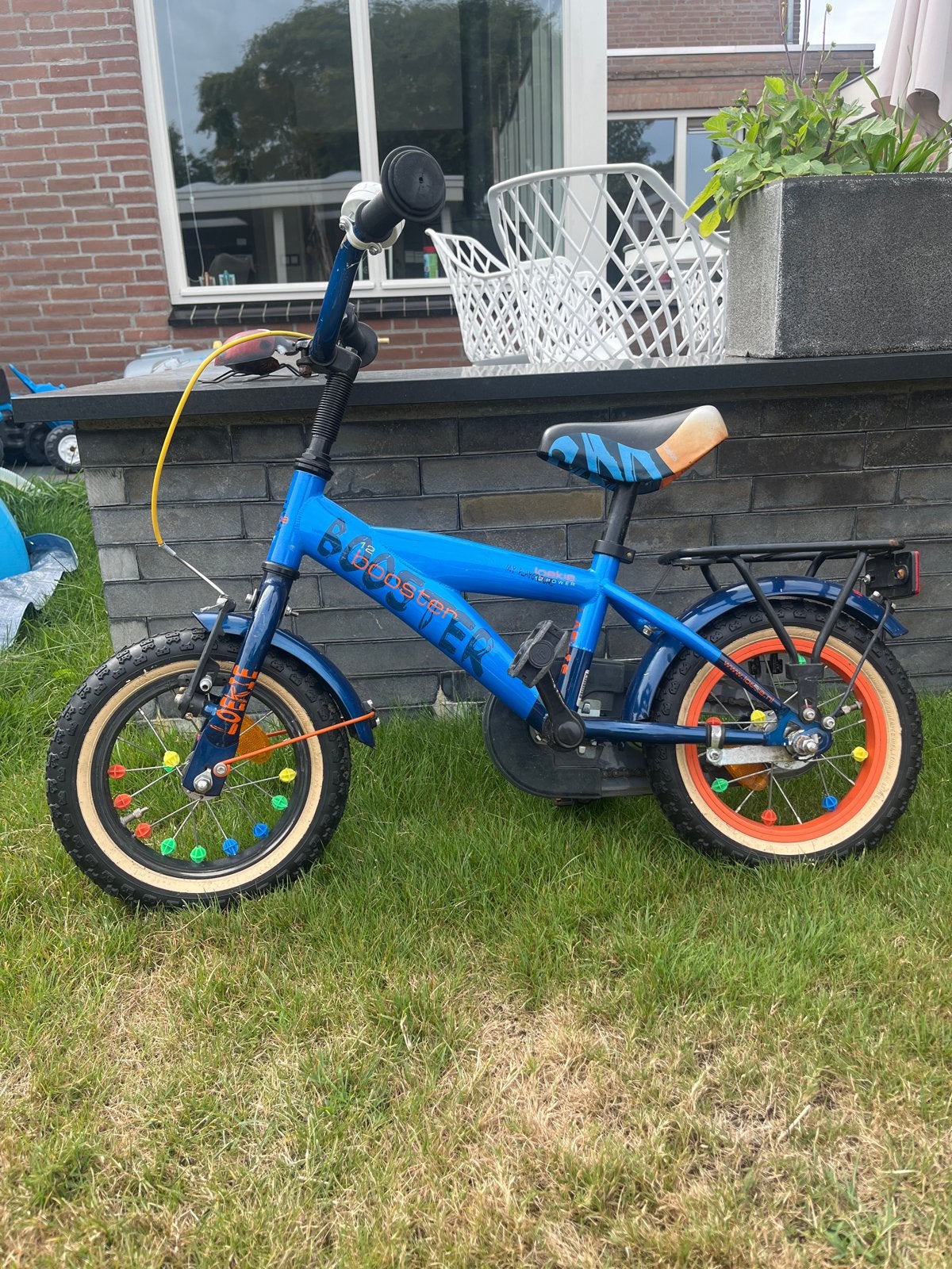 Blauwe kinderfiets Loekie Booster met zijwieltjes, 12 inch, Ophalen, Terugtraprem, Zijwieltjes, Gebruikt