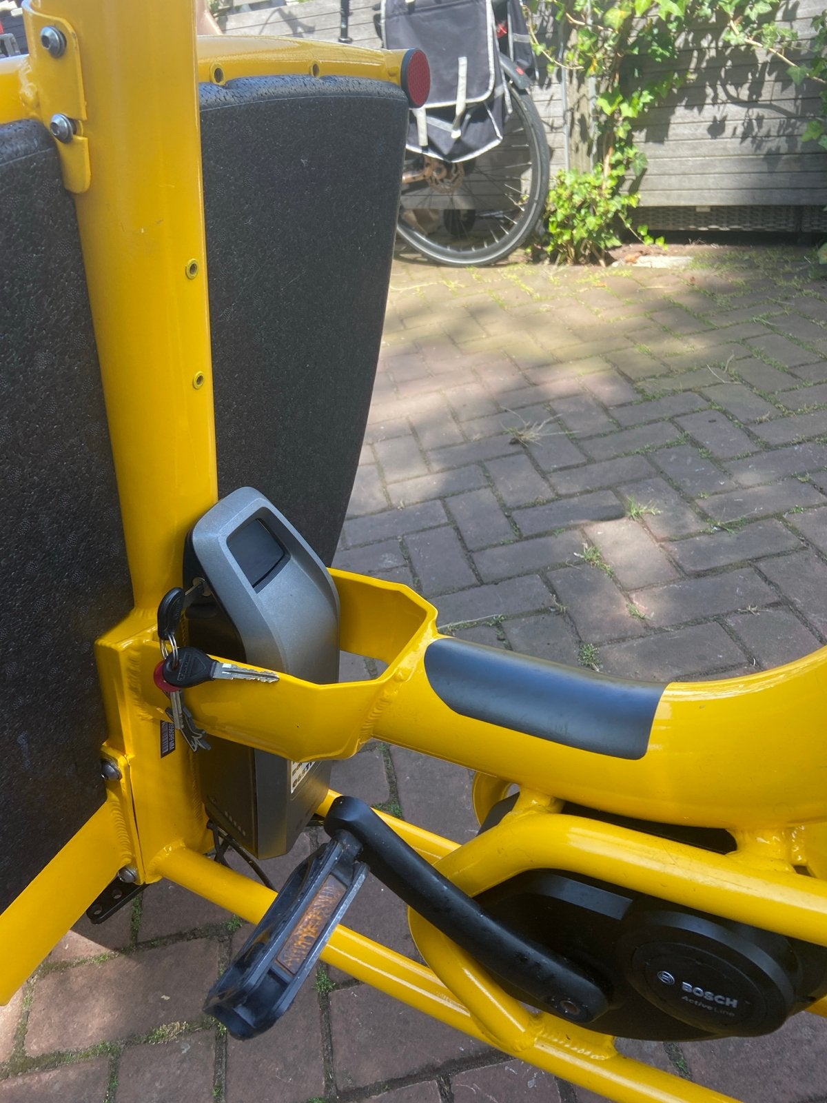 Elektrische Bakfiets - Geel - urban arrow, Fietsen en Brommers, Goederen, Elektrisch, Zo goed als nieuw, Schijfrem
