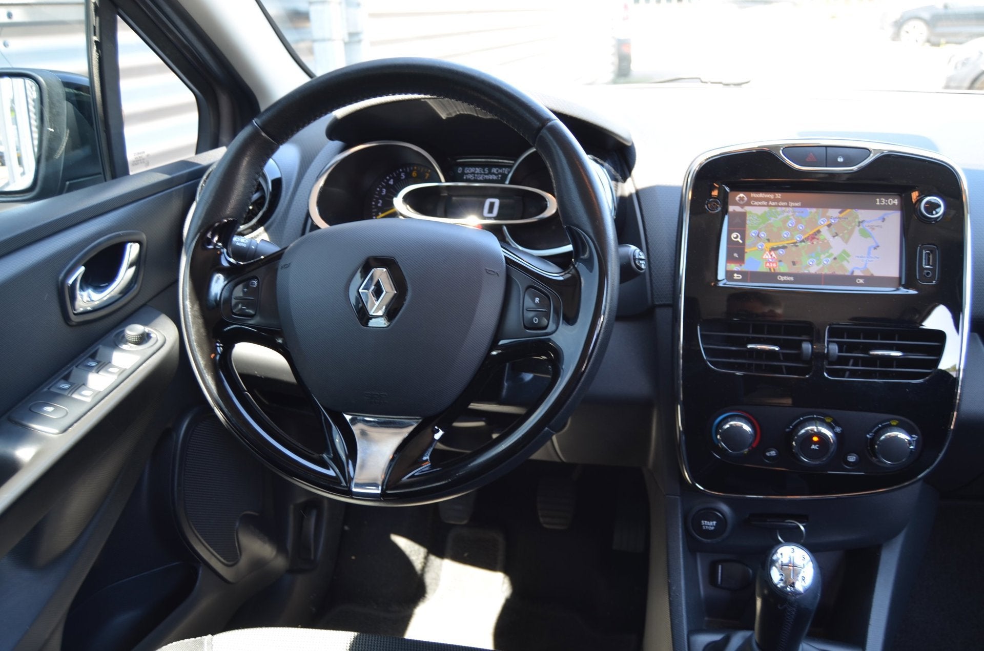 Renault Clio 0.9 TCe Dynamique|CRUISE|SENSOREN|NAVI|BLUETOOT, Auto's, Renault, Voorwielaandrijving, 540 kg, Handgeschakeld, 90 pk