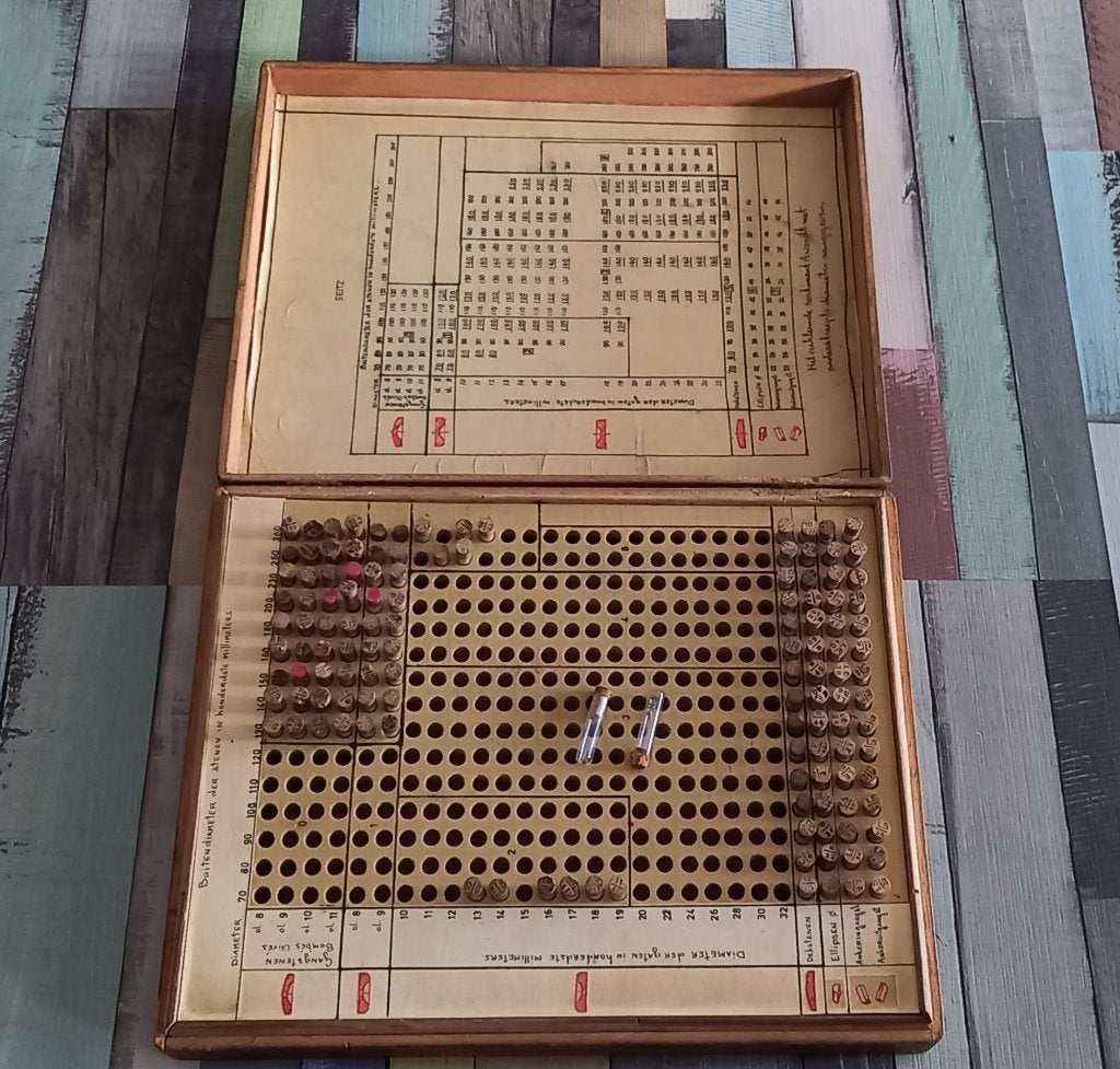 Seitz jaren 30/40 horloge lagerstenen / jewels, Ophalen of Verzenden, Staal, Overige merken, 1930 tot 1960