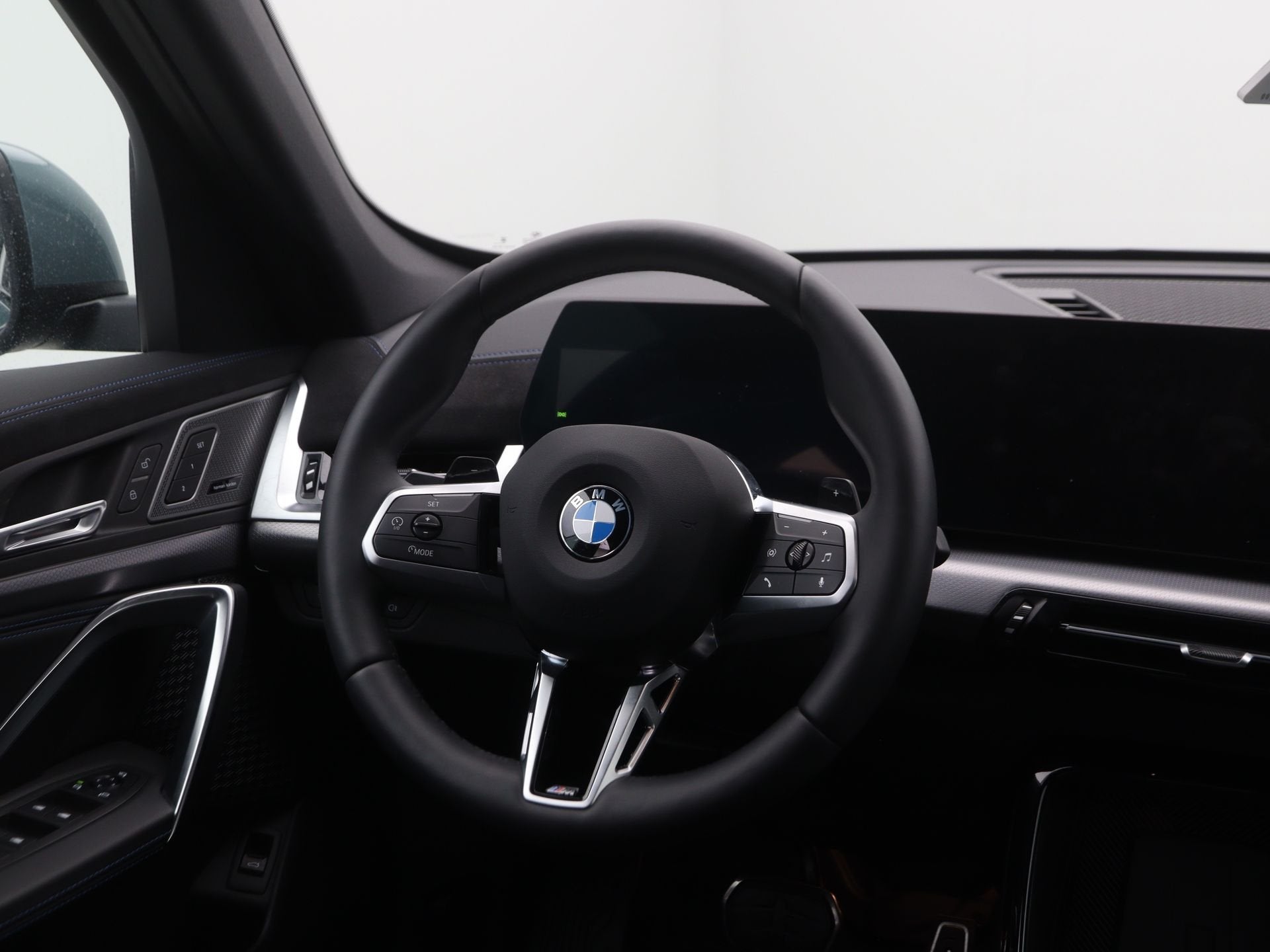 BMW X1 sDrive20i M Sport | Trekhaak (bj 2025, automaat), 1525 kg, 156 pk, Met garantie (alle), Bedrijf