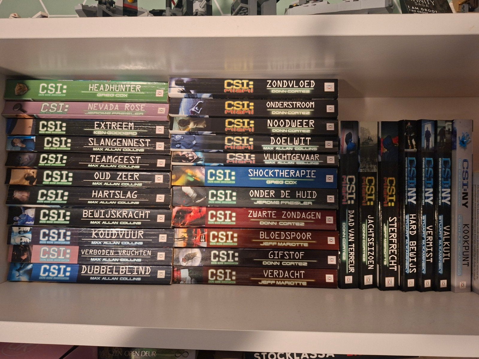 Grote collectie CSI boeken - Misdaadromans, Ophalen, Gelezen, Diverse auteurs (o.a. Max Allan Collins, Donn Cortez), Tv-bewerking