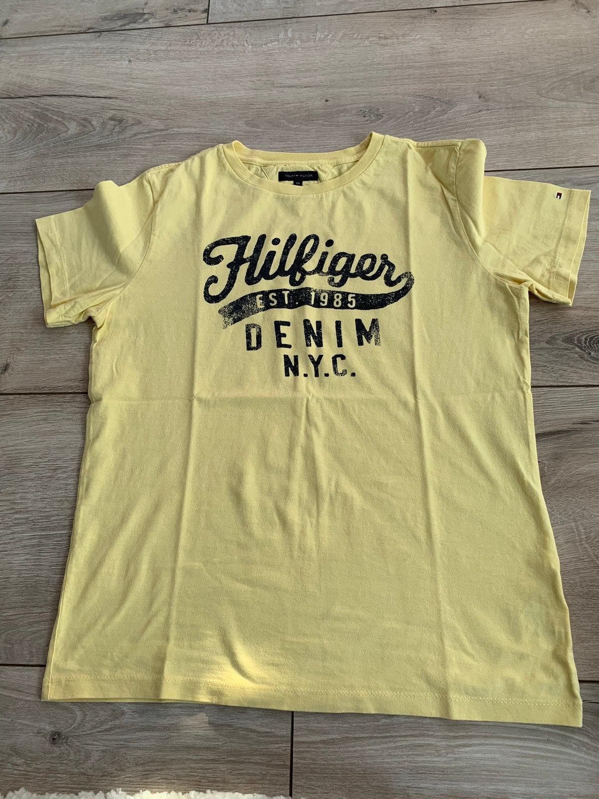 Mooie tommy hilfiger shirt. Maat 176., Ophalen of Verzenden, Zo goed als nieuw, Jongen, Shirt of Longsleeve