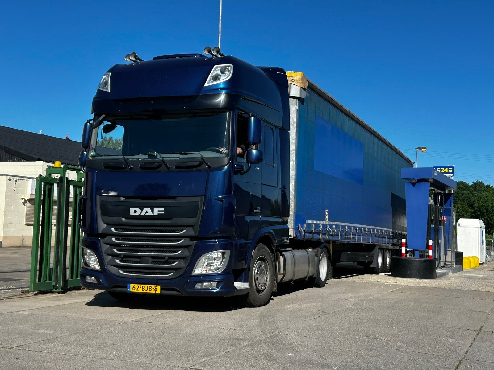 Te huur €585/week! Trekkers en trailers, Automaat, Euro 6, Diesel, Particulier
