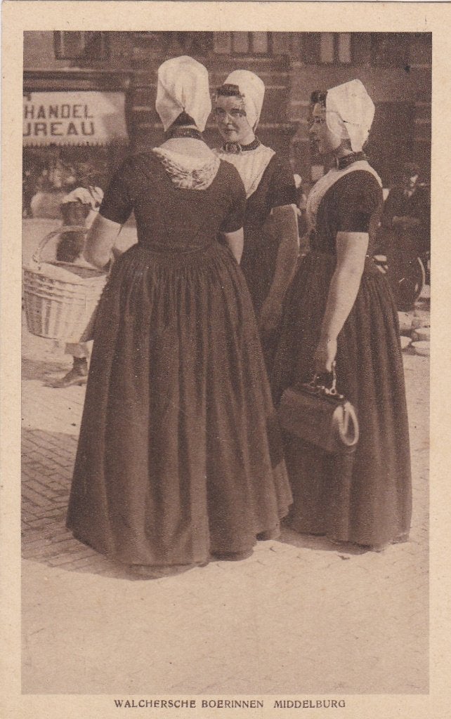 middelburg  walchersche boerinnen 1928, Ophalen of Verzenden, Voor 1920, Noord-Brabant