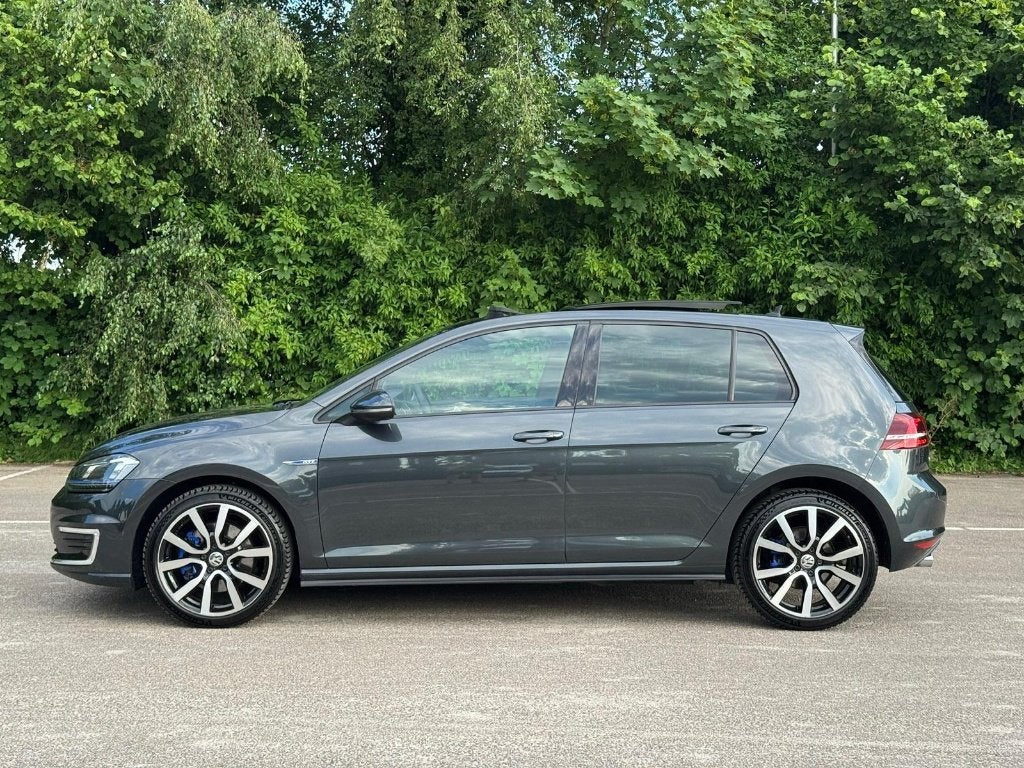 Volkswagen Golf GTE Panorama Leder Camera BOVAG Michelin, Auto's, 4 cilinders, 1395 cc, 84 €/maand, 1500 kg