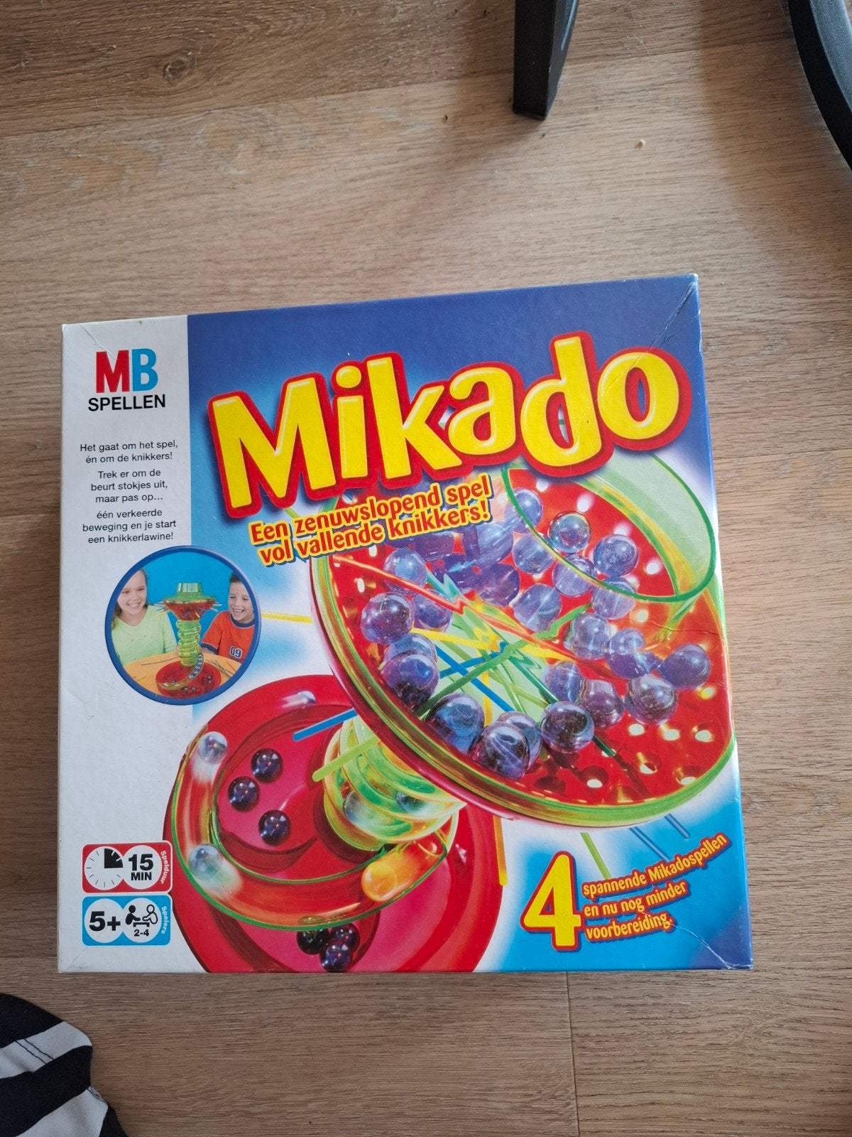 Mikado spel - Een zenuwslopend spel vol vallende knikkers!, Hobby en Vrije tijd, Drie of vier spelers, Ophalen of Verzenden, Gebruikt