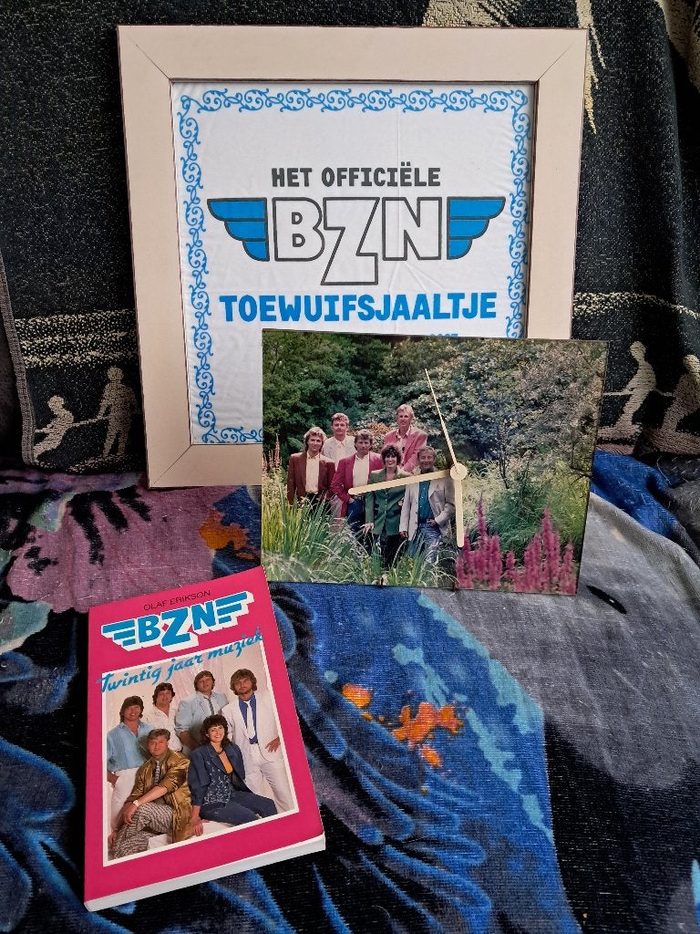 BZN klok, Toewuifsjaal en BZN 20 jaar boekje, Ophalen of Verzenden, Gebruikt, Overige typen