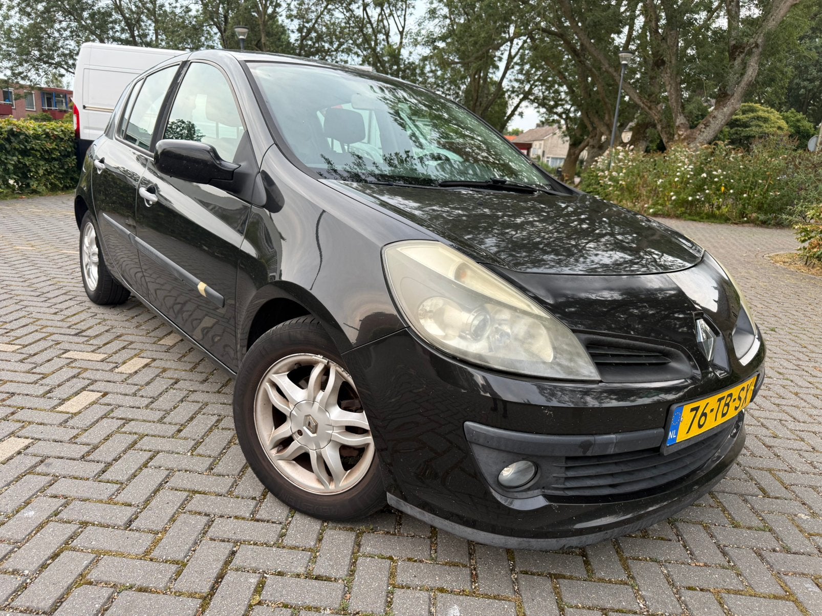 Renault Clio 1.4-16V/APK JAN 2027/AIRCO/TREKHAAK/NAP, Auto's, Voorwielaandrijving, 4 cilinders, Zwart, Handgeschakeld