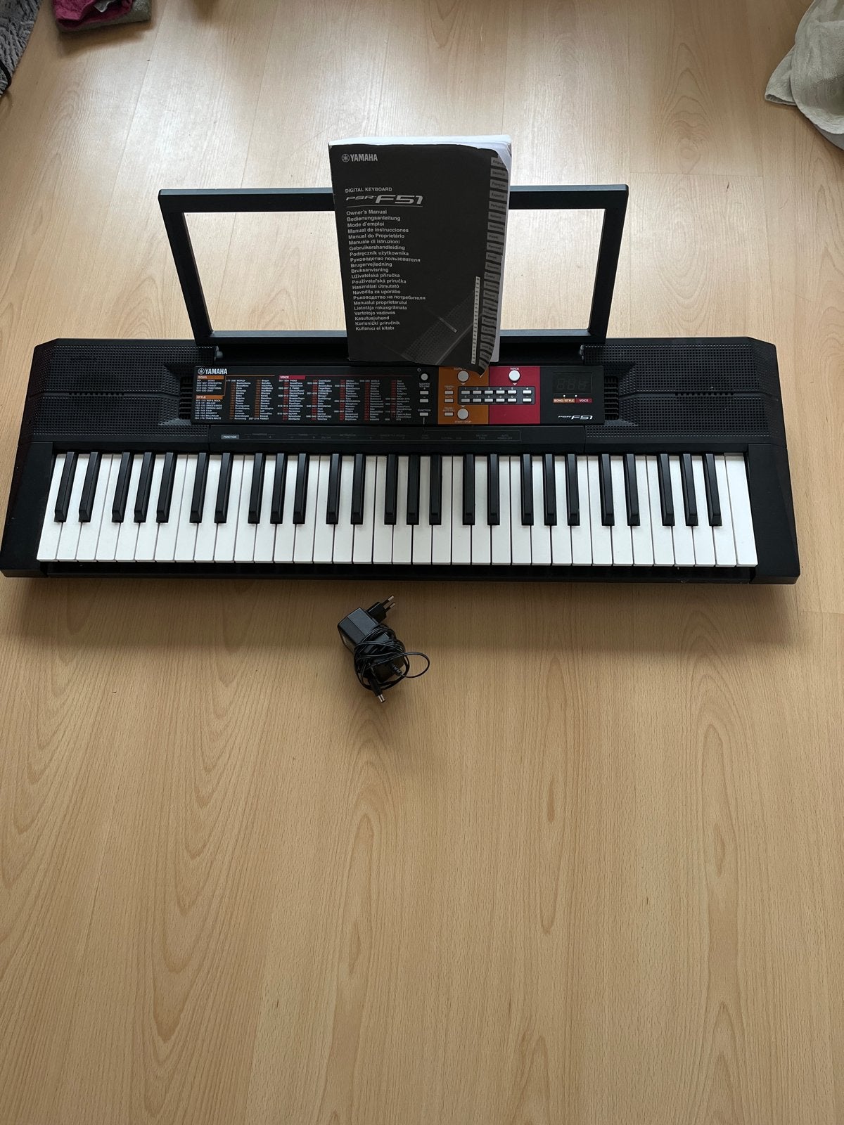 Yamaha PSR-F51 Keyboard, Muziek en Instrumenten, Keyboards, Ophalen of Verzenden, Zo goed als nieuw, 61 toetsen, Yamaha