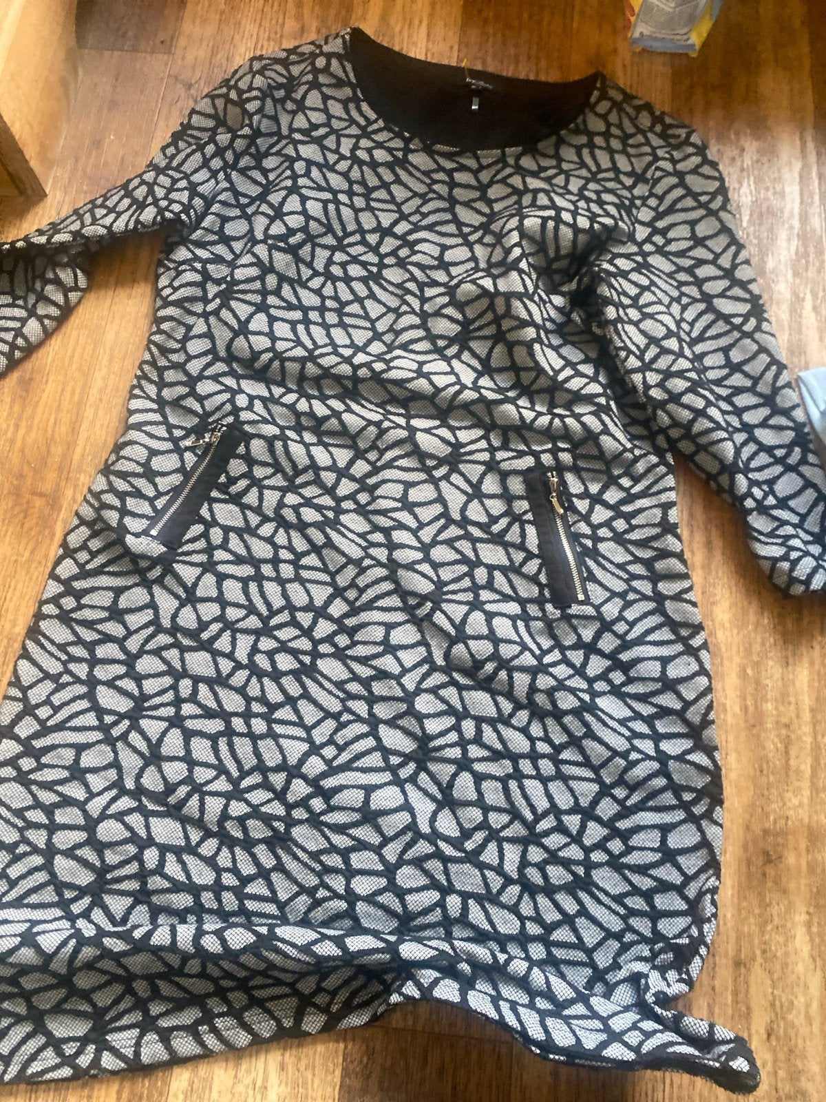 Ivy Beau jurk met patroon en ritsdetails, Kleding | Dames, Zwart, Maat 42/44 (L), Ophalen of Verzenden, Zo goed als nieuw