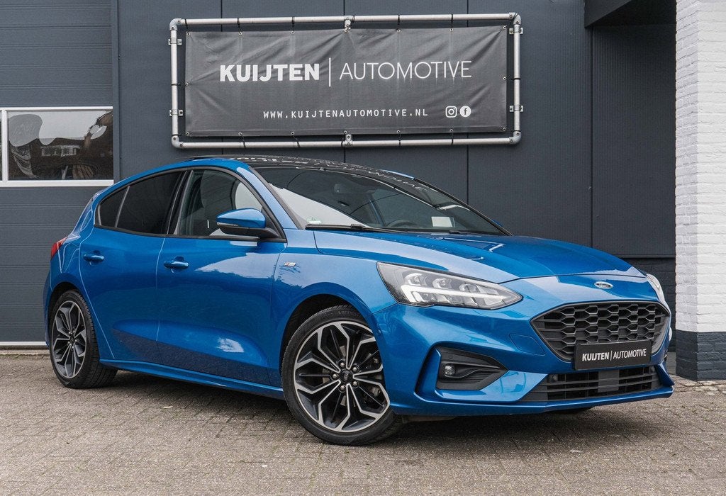 Ford Focus 1.0 EcoBoost ST Line / LED / Pano / HUD / Winter, 1263 kg, Stof, Gebruikt, 4 cilinders