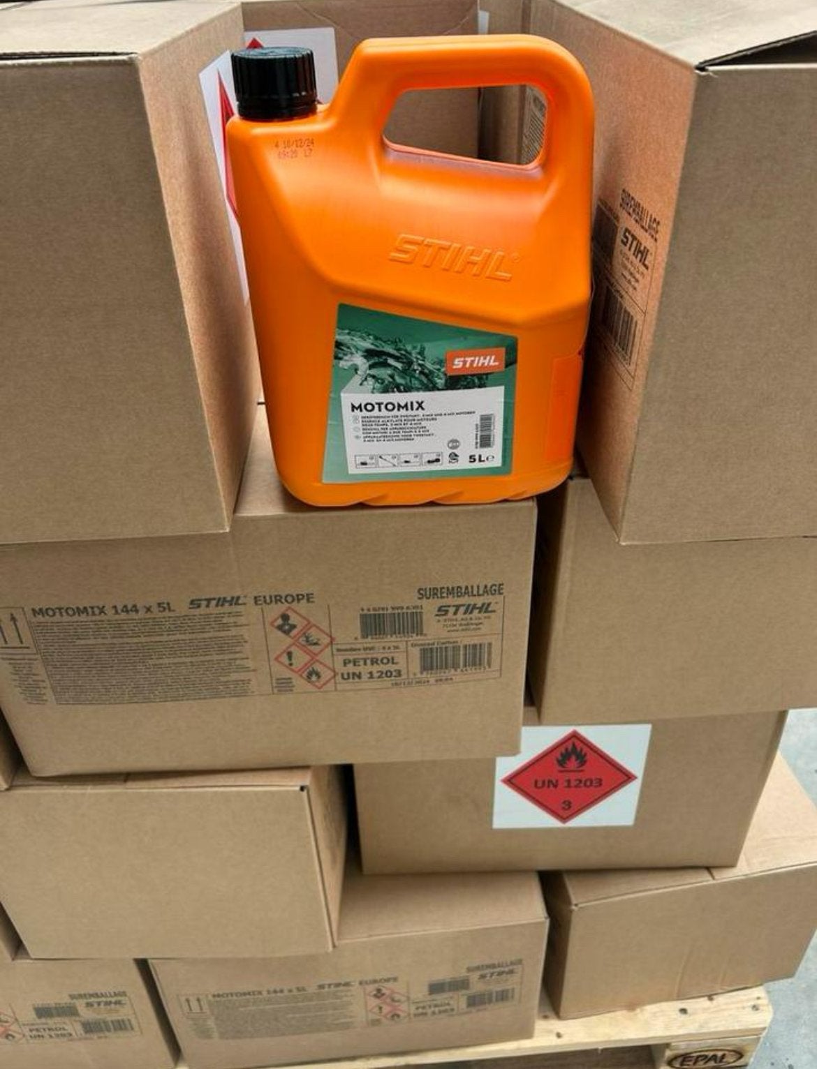 Foto 4 van Stihl Motomix 5L - Kant-en-klare brandstof voor 2-takt
