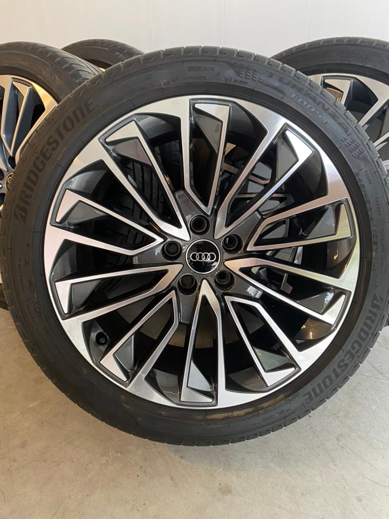 ZGAN 19” Originele Audi A6 C8 Velgen + Zomerbanden, Auto-onderdelen, 19 inch, 245 mm, Banden en Velgen, Ophalen of Verzenden