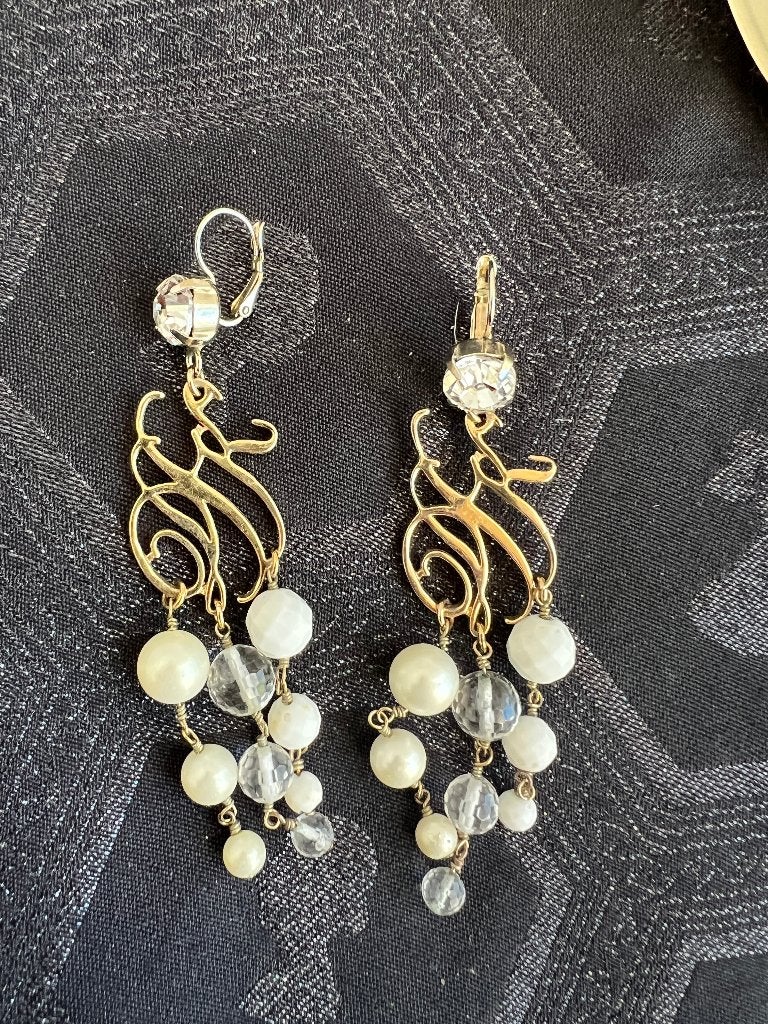 Dyrberg/Kern oorbellen met parelkralen en Swarovski steen, Met kristal, Overige materialen, Hangers, Verzenden