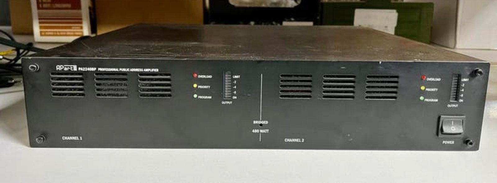 APart PA2240BP zaalversterker., Verzenden, Zo goed als nieuw, 120 watt of meer, Overige merken