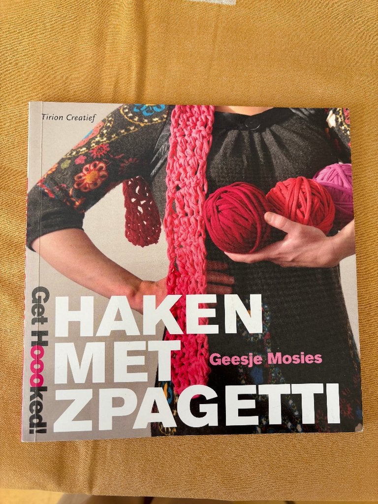 Haken met Zpagetti, Ophalen of Verzenden, Zo goed als nieuw, Haken, Patroon of Boek