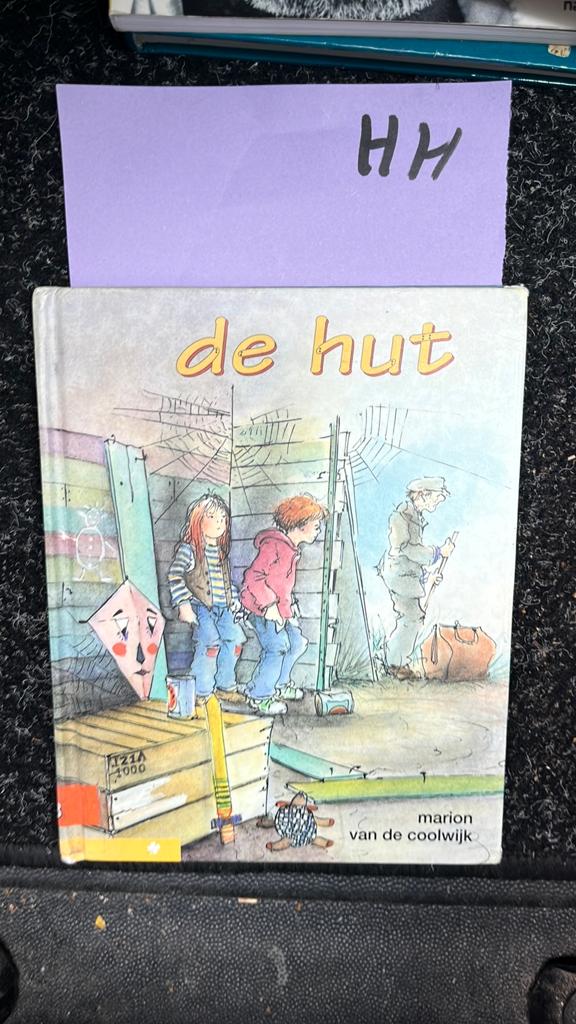 De Hut - Marion van de Coolwijk (Kinderboek), Ophalen of Verzenden, Zo goed als nieuw, Fictie algemeen