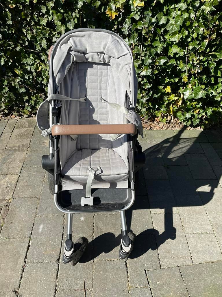 Joolz kinderwagen compleet met wieg en accessoires, Verstelbare duwstang, Zo goed als nieuw, Combiwagen, Ophalen