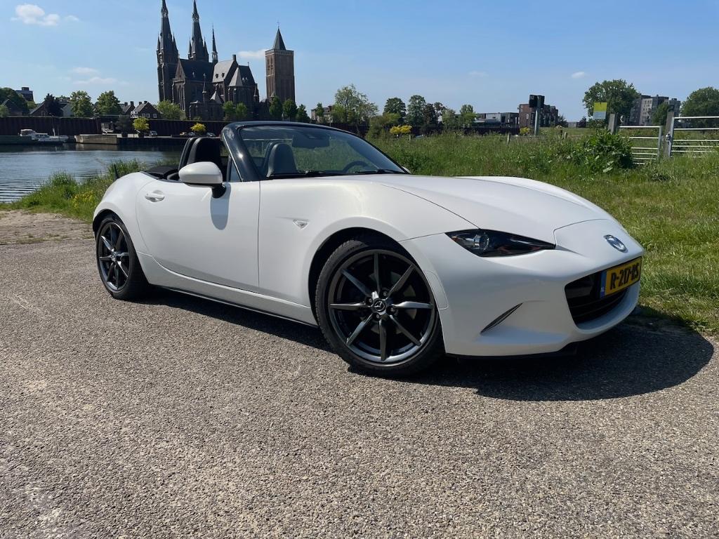 Mazda MX-5 ND 2.0 GT-M | 6-bak | 160 pk | Bilstein | Recaro, 1998 cc, 40 €/maand, Zwart, 4 cilinders