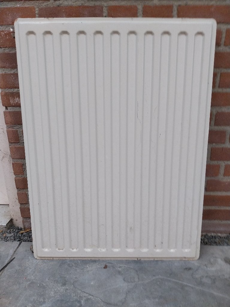 Creme kleurige radiator 80x60, Ophalen, 30 tot 80 cm, Gebruikt, Radiator
