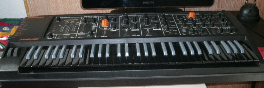 Studiologic Sledge Black..., Muziek en Instrumenten, 61 toetsen, Zo goed als nieuw, Met midi-aansluiting, Ophalen